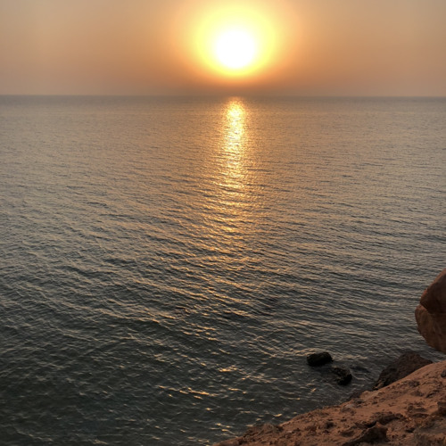 قل لي بربك أي عدل ان ترى _ كلمات - ناصر السعيد.mp3