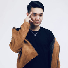 DJ TSUNAMI