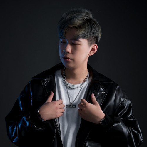DJ Yoooshi’s avatar