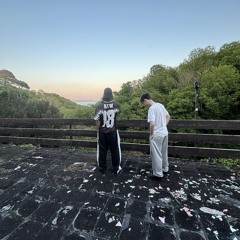 D&B