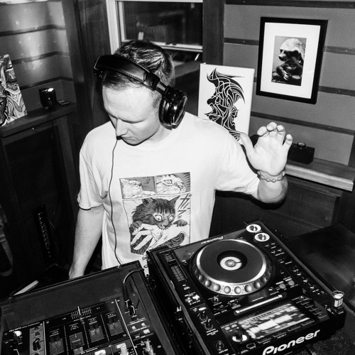 Glam 2 Three (DJ Tool) *Free DL*