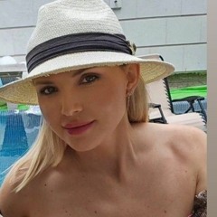 Julia________