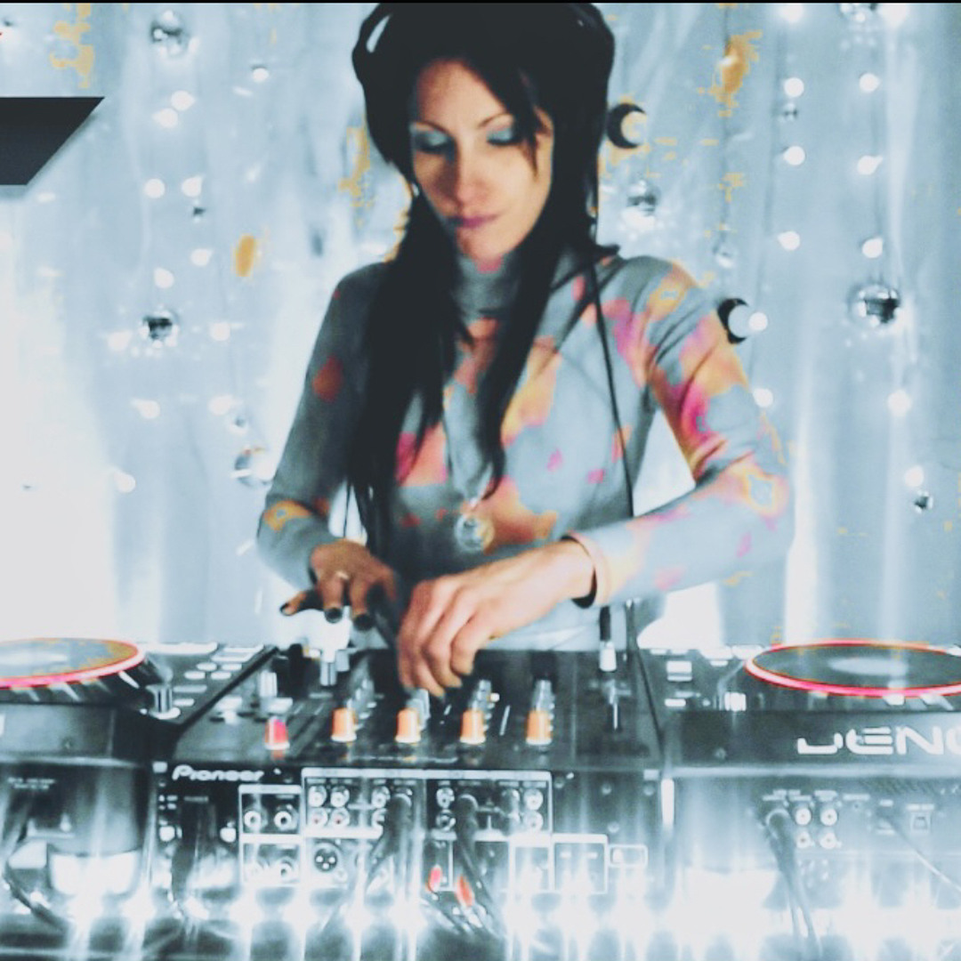 Stream Sio music | Listen to songs, albums, playlists for free on