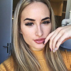 Evelin Tóth