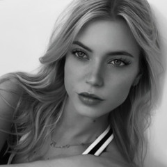 JULIA GOẞ