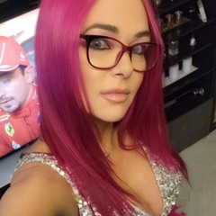 CazLovesPink