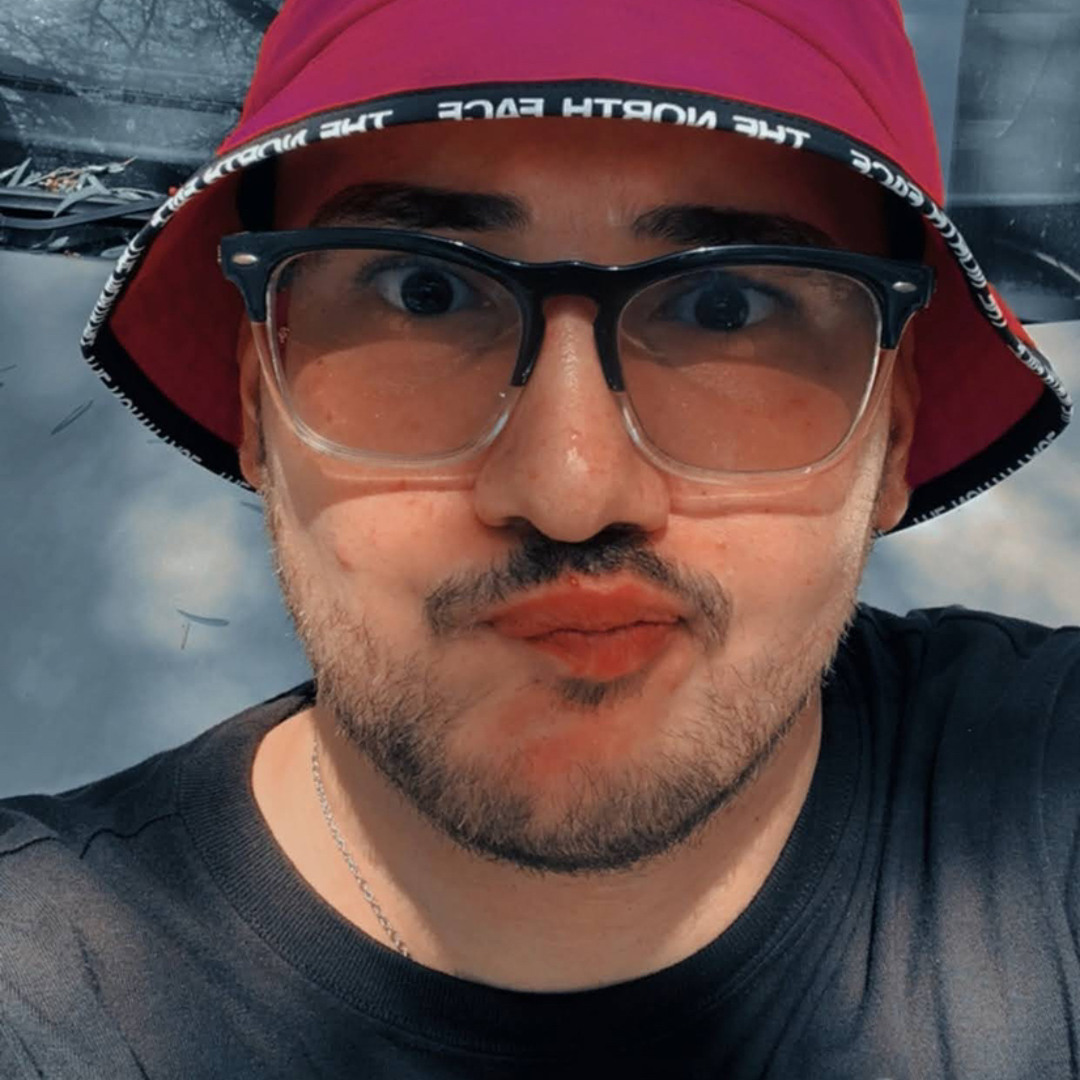 Pè ✩’s avatar