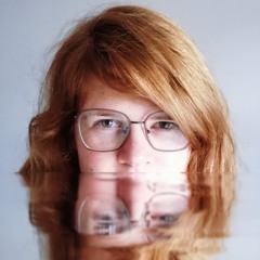 Laura Wasniewski @mothersdiari