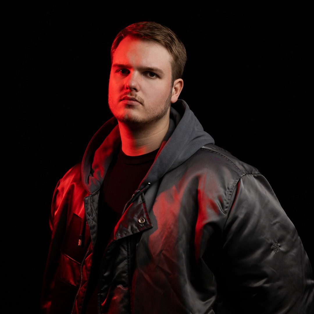 Julian avatars-ybqWguVaqVzqqWT0-