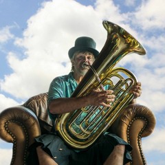 Tuba-guy