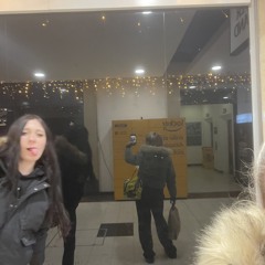 how is he hot😭💜