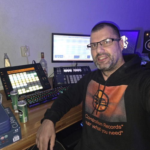 DJ Deep Noise - Under Meaning (Rave Qontroll Remix)[Pre - Master]