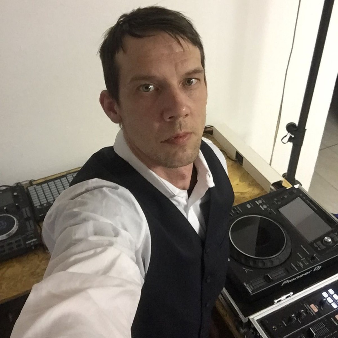 Stream DJ Crazyhouse music | Listen to songs, albums, playlists