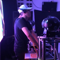 Yonaiver Martínez dj