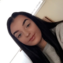 Chloe lawton