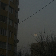 ЗА ОКНОМ