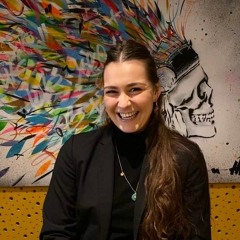 moffthewall 🏄‍♀️