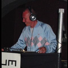 Djwhitelee