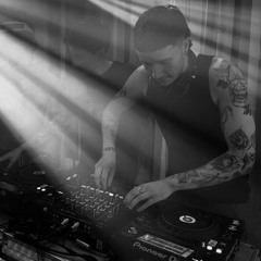 Putting out the feelers - bedroom techno mix 002