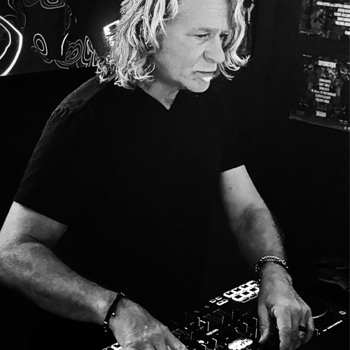 Deep Tech Beats mixed by TOMY