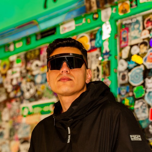 ST3V3N — artist photo