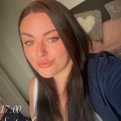 Chloe Lennox