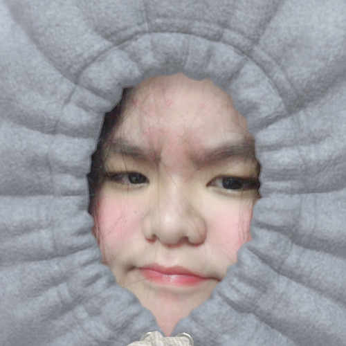 Junie Nguyen’s avatar