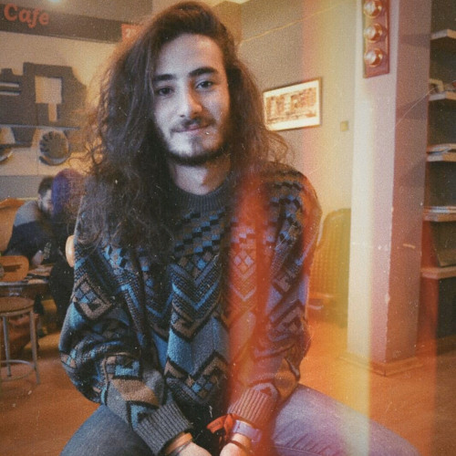 şu metrisin önü bir uzun alan .. yusuf & babali