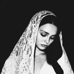 ♱
