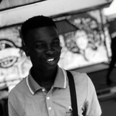 Yõüñg Tõmmy Vïbzê