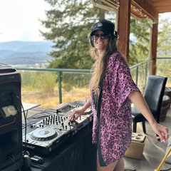 Holly Housecat ~ Miss Zolly