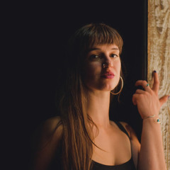 Bella Askew