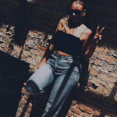 lolo_lewis