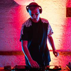 DJ AriX