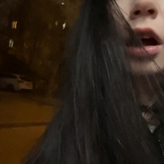 q𖣂w