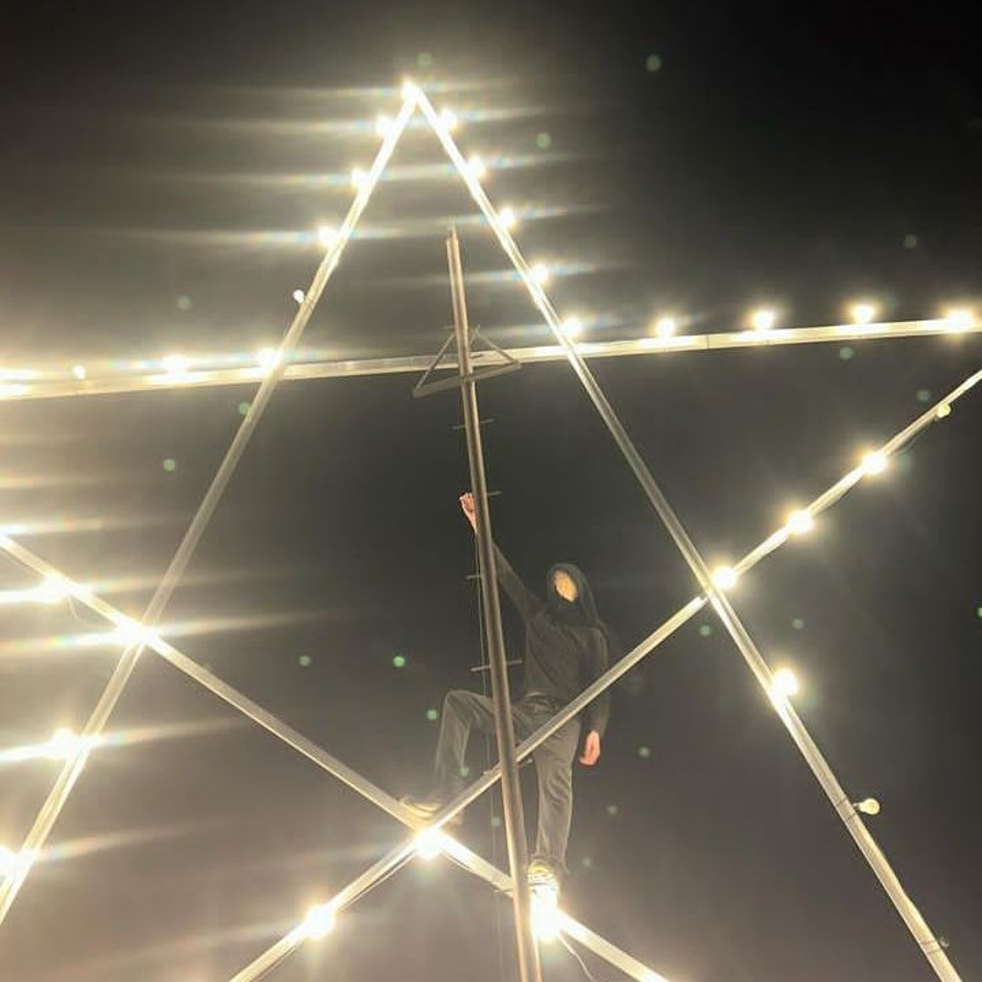 Stream IM PLAYING MINECRAFT ITS 2AM by crest | Listen online for free ...