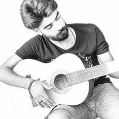 Manar Hamze