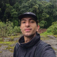 Alejandro Arias 34