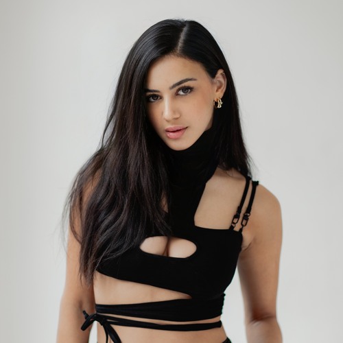 Dina Kaderi’s avatar