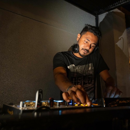 Dj's Atish & Ansuman- Bom Diggy Remix