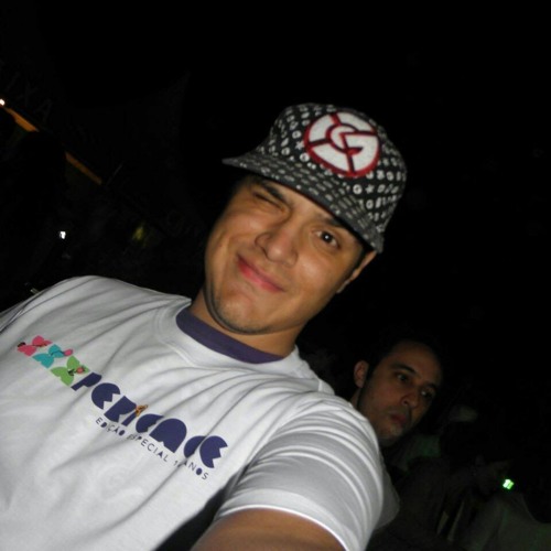 Everyday i shuffle with Dj-Gustavo