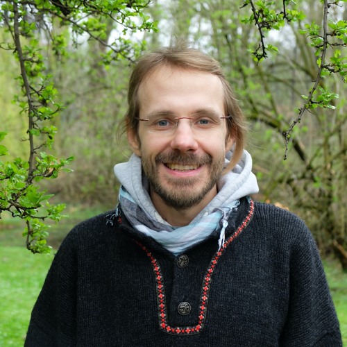 Biodra W różnych kierunkach