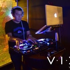 DJ V I X O