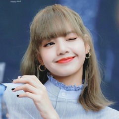 lisa black pink