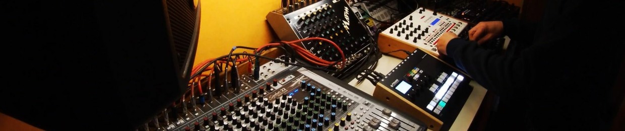 Josh dʼLouxlee (Jose Mora)