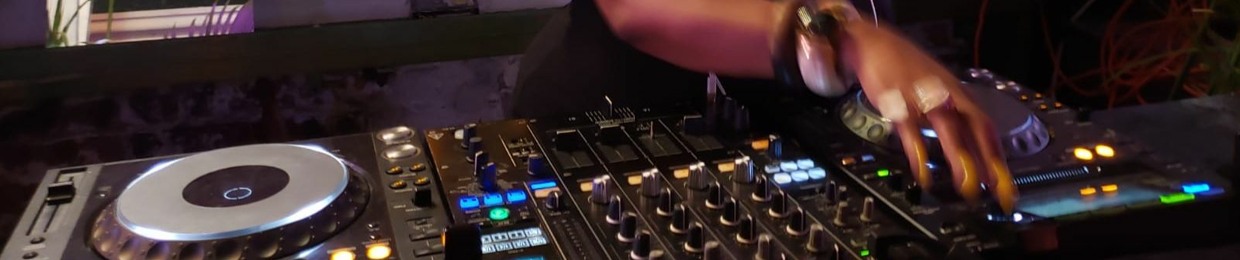 DJ SABINE BLAIZIN (OYASOUND)