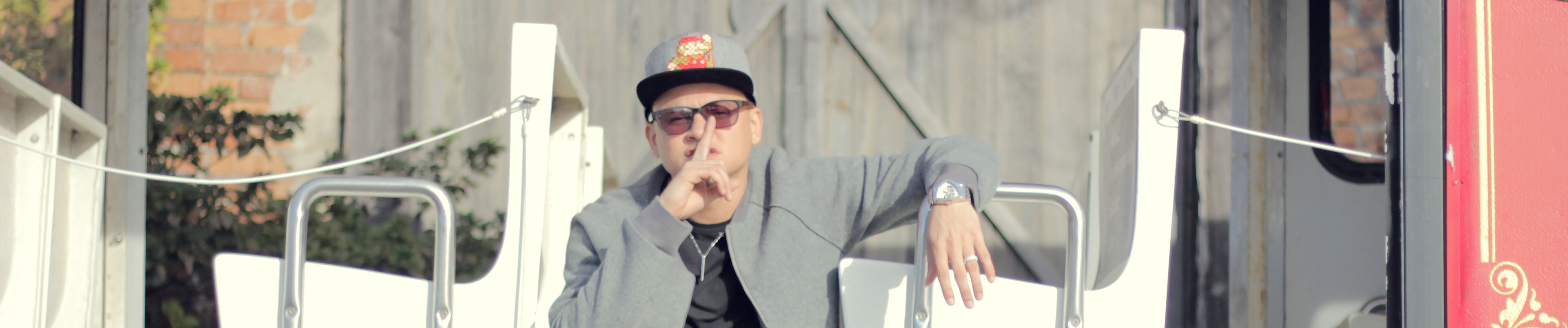 SoundCloud banner for @mixture