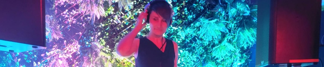 DJ Lara