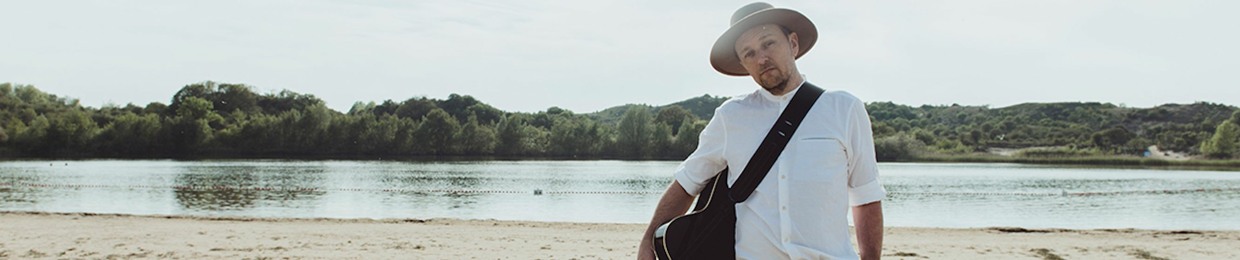 a balladeer