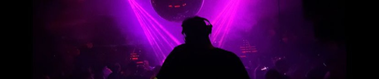 Mike Larry / Mickael